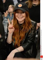 Lindsay Lohan na meczu koszykówki