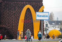 McDonald w Ustroniu ubrany na zimę