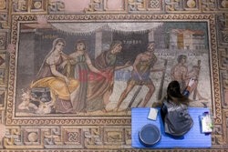 Odnawianie mozaiki ze starożytnego miasta Germanicia w Turcji