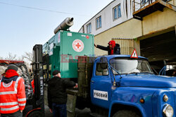 Czerwony Krzyż dostarczył generator prądu do obwodu zaporoskiego