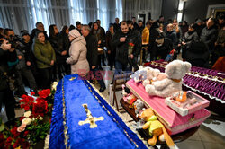 Pogrzeb rodziny zabitej przez Rosjan w Zaporożu