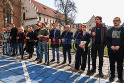 Protest "Stąd przyszło Zło!" przed oknem papieskim w Krakowie