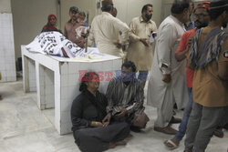 Ludzie zadeptani w kolejce po jedzenie w Karaczi