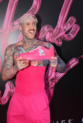 Pudelek Pink Party