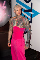Pudelek Pink Party