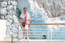 Orlando Bloom pozuje i relaksuje się w Cannes