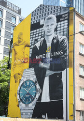 Mural marki Breitling w centrum Warszawy