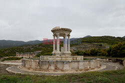 Odrestaurowana antyczna fontanna w Cibyrze