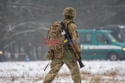 Szkolenie żołnierzy z Ukrainy na poligonie w Wędrzynie