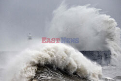 Orkan Ciaran uderza w Europę
