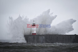 Orkan Ciaran uderza w Europę