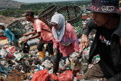 Śmieciowy problem Japonii - AFP