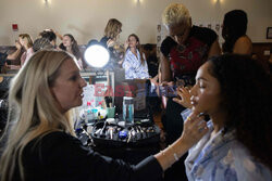 Backstage na Tygodniu Mody w Nowym Jorku - wiosna lato 2024