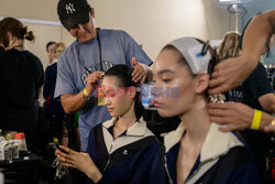 Backstage na Tygodniu Mody w Nowym Jorku - wiosna lato 2024