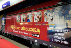 PKP promuje film "O psie, który jeździł koleją"