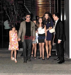 Sylvester Stallone idzie z rodziną do restauracji