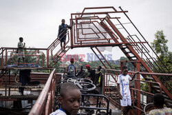 Platforma dla dzieci nad ulicami Kinszasy - AFP