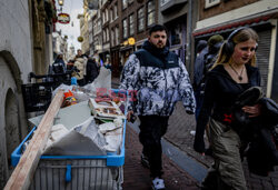 Śmieci na ulicach Amsterdamu