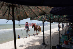 Czy opaski brzegowe uratują tajlandzkie plaże?