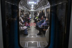Stacje metra bezpieczną przystanią podczas nalotów na Kijów