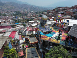 Rzeźba Pachamama w Medellin