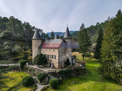 XVI-wieczny zamek na sprzedaż