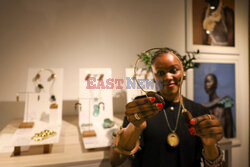 Pokaz biżuterii lokalnych artystów w Nairobi