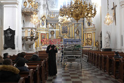 Zapaść kościoła katolickiego w Polsce - AFP
