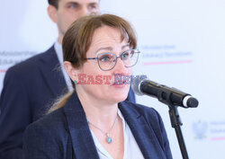 Minister Nowacka o pracach domowych