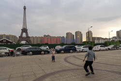 Replika wieży Eiffla w Chinach