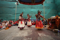 Tradycyjni nepalscy tancerze