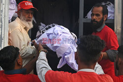 Wypadek ciężarówki z pielgrzymami w Karaczi