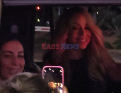 Mariah Carey pozdrawia fanów z samochodu