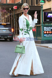 Nicky Hilton w sukience Oscara De La Renty