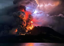Erupcja wulkanu Sitaro