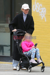 Diane Kruger z córką w wózku