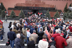 Rosyjscy komuniści świętują 154. urodziny Lenina