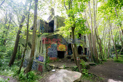 Ruiny Manoir des Pres przekształconeggo przez nazistów w burdel