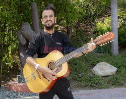 Ringo Starr z gitarą