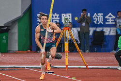 Armand Duplantis z nowym rekordem świata