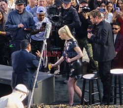 Anya Taylor-Joy i Chris Hemsworth w programie Kimmela