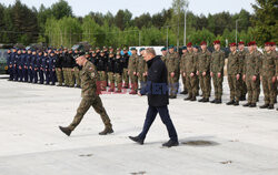 Premier Tusk przy granicy z Białorusią