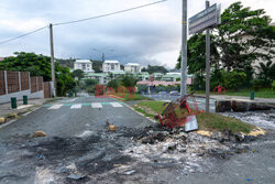 Godzina policyjna i zamieszki w Nowej Kaledonii