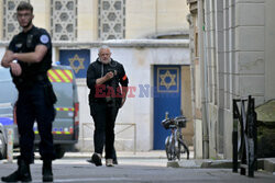 Policja zastrzeliła mężczyznę próbującego podpalić synagogę w Rouen