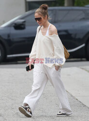 Jennifer Lopez na biało
