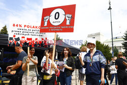 Protest twórców filmowych przed Sejmem ws. tantiem