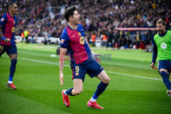 Robert Lewandowski strzelił gola podczas meczu FC Barcelona - Deportivo Alaves