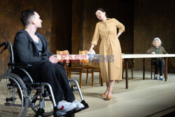 "Mój syn chodzi, tylko trochę wolniej" w Teatrze Atenum