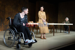 "Mój syn chodzi, tylko trochę wolniej" w Teatrze Atenum