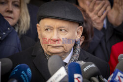Konferencja Jarosława Kaczyńskiego przed Prokuraturą Okręgową